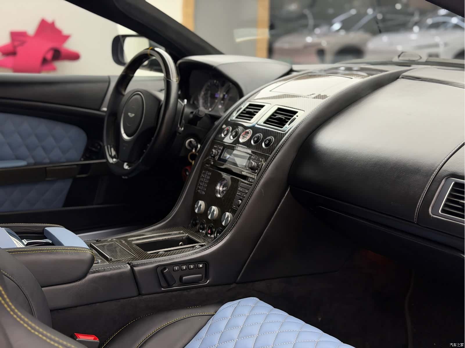 Aston Martin DB9, 2011 14
