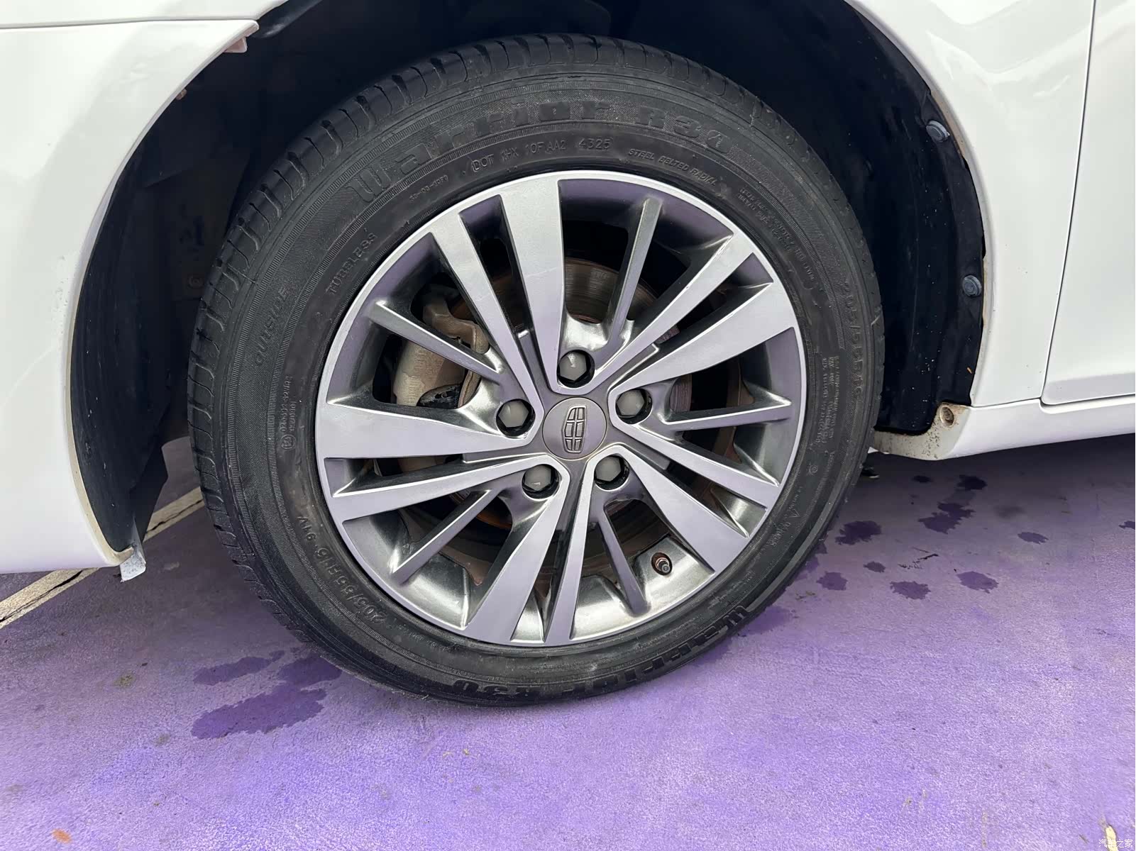 Geely Emgrand, 2018 14