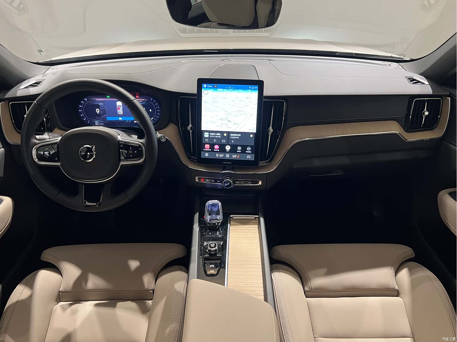 Volvo XC60, 2025 6