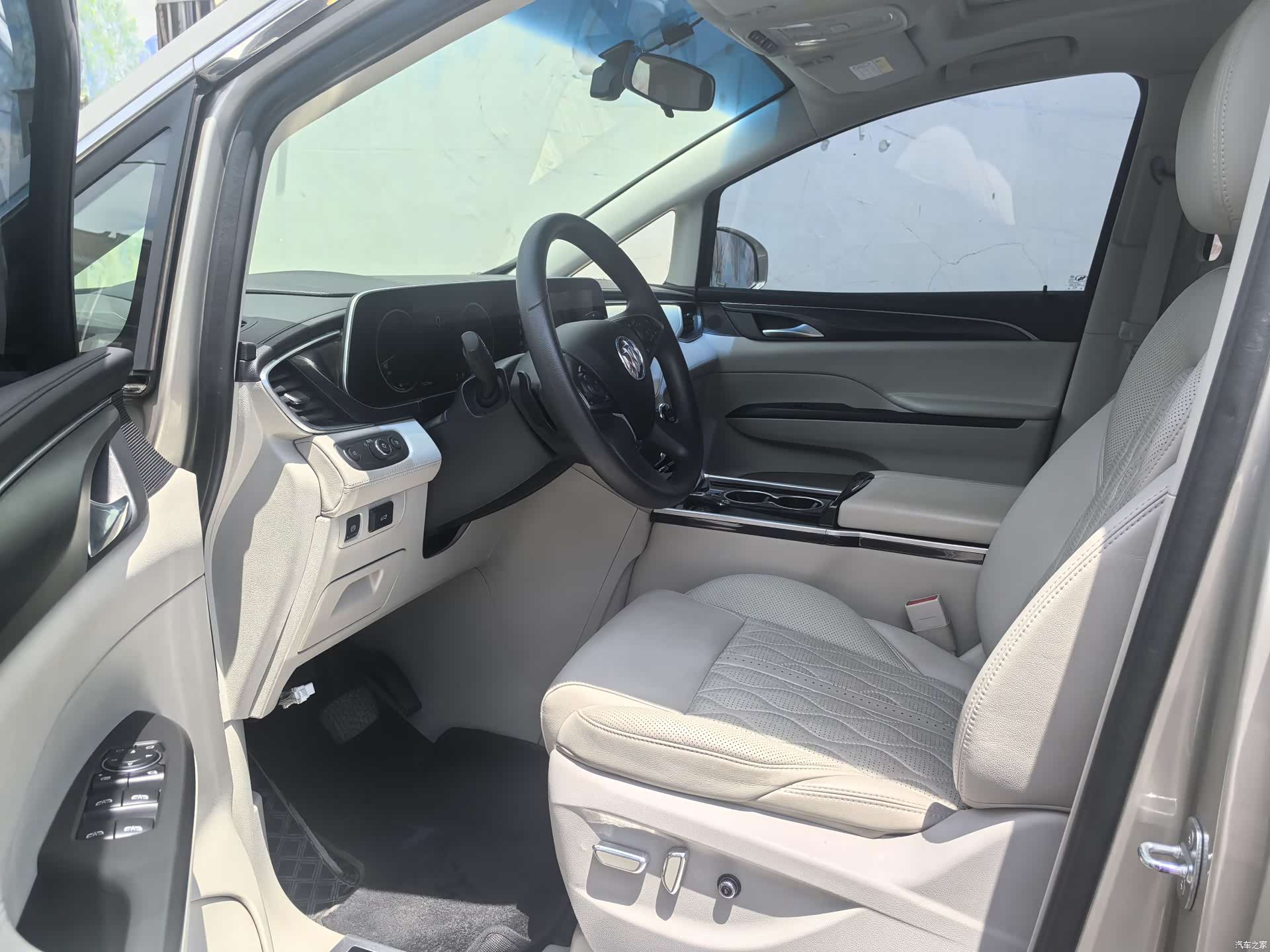Buick GL8, 2021 4