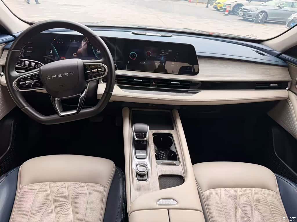 Chery Arrizo 8, 2022 4