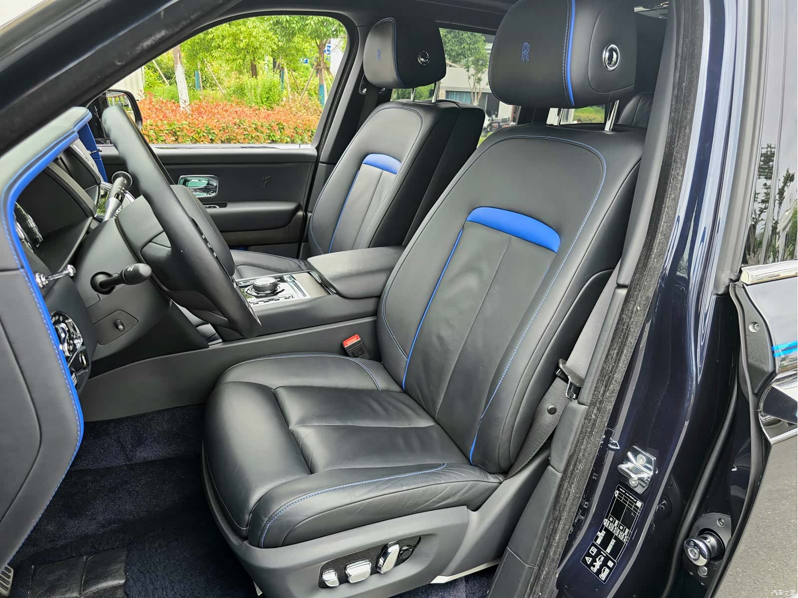 Rolls-Royce Cullinan, 2021 10