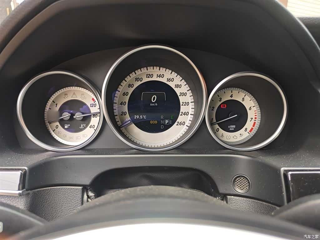 Mercedes-Benz E-Class, 2015 4