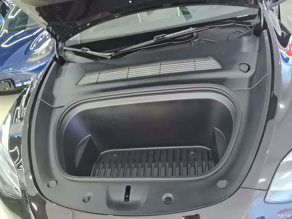Tesla Model Y, 2023 20