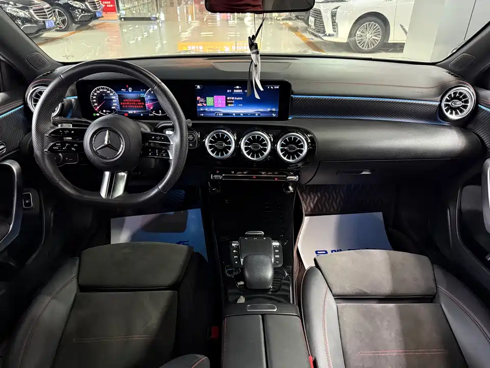 Mercedes-Benz Class A Mercedes-Benz Class A