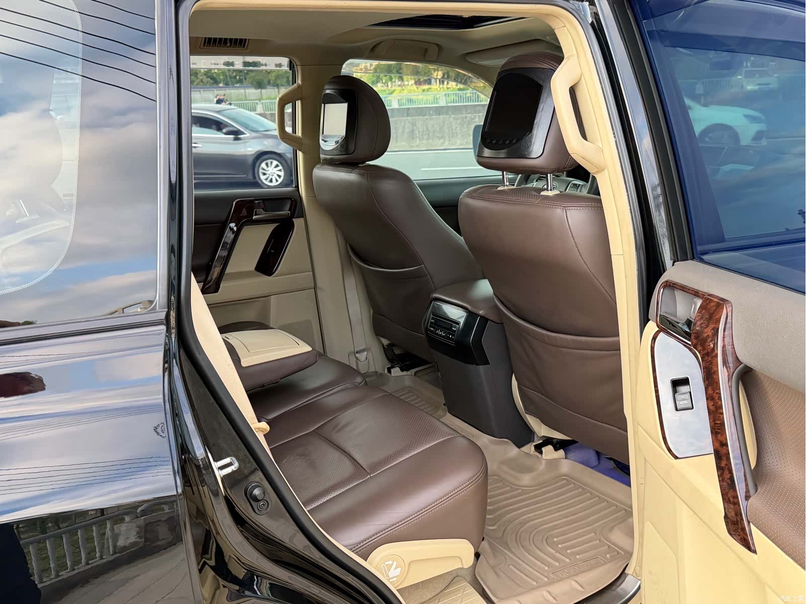 Toyota Prado, 2015 16
