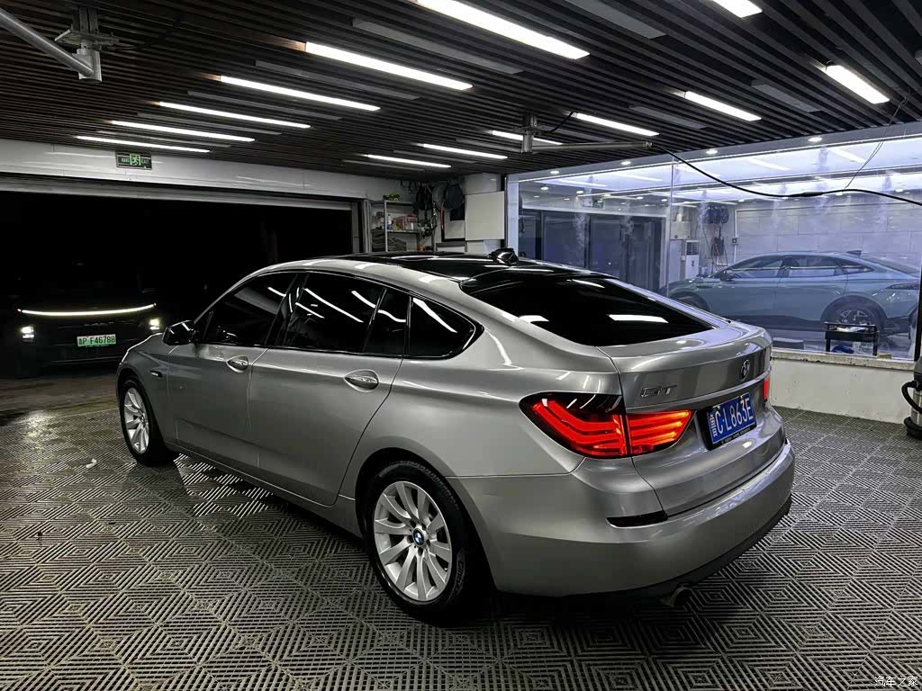BMW 5 Series, 2011 9