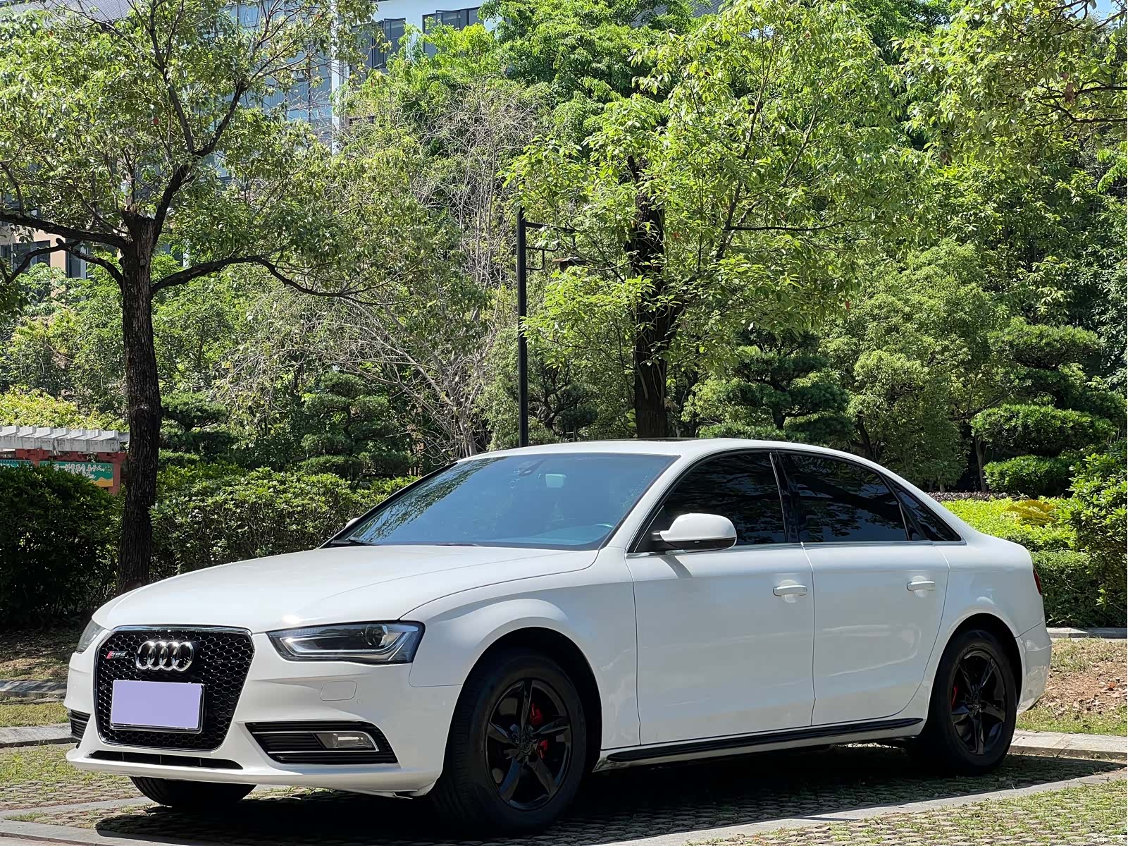 Audi A4L, 2014 1