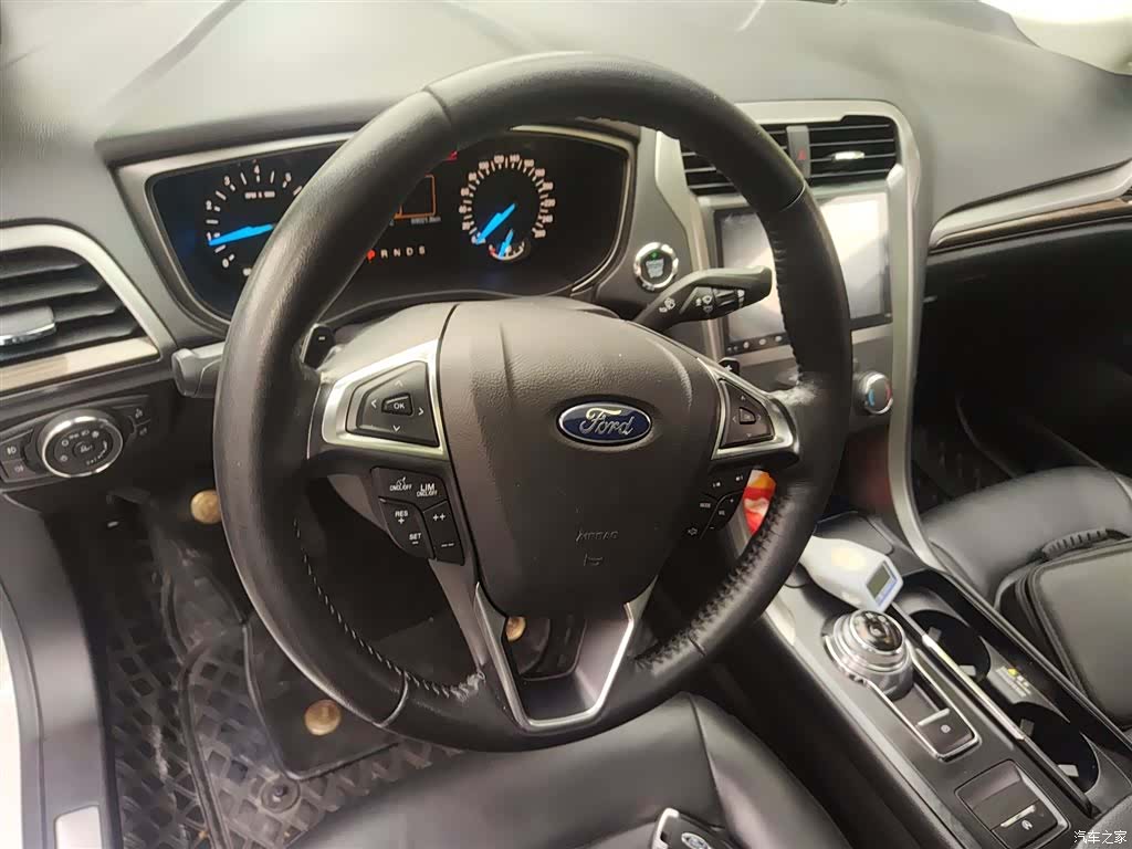 Ford Mondeo, 2018 3