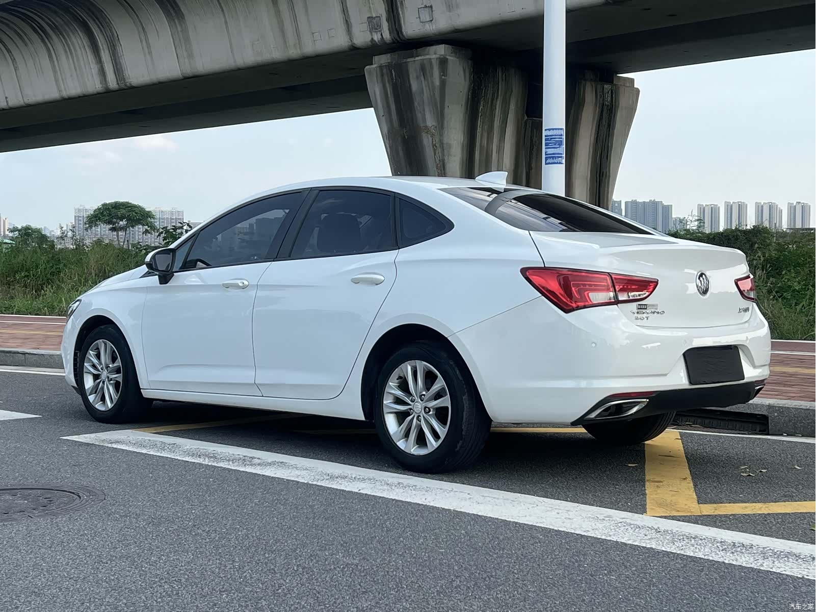 Buick Verano, 2018 9