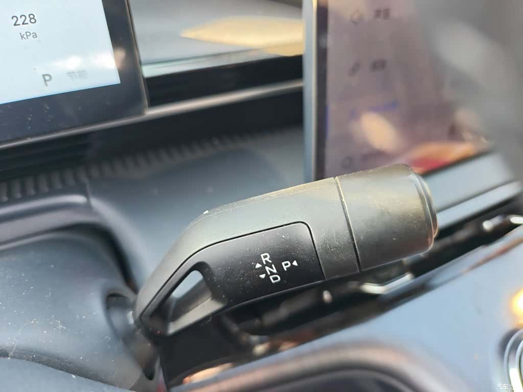 Geely Galaxy E5, 2025 10