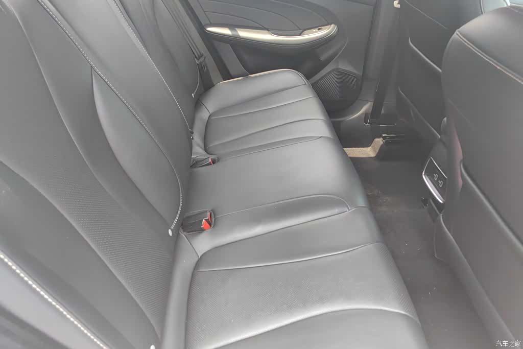 Roewe i5, 2020 11