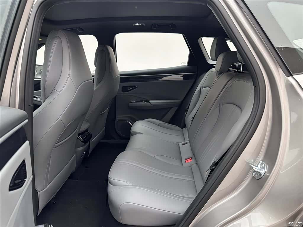 Geely Galaxy L7, 2025 9