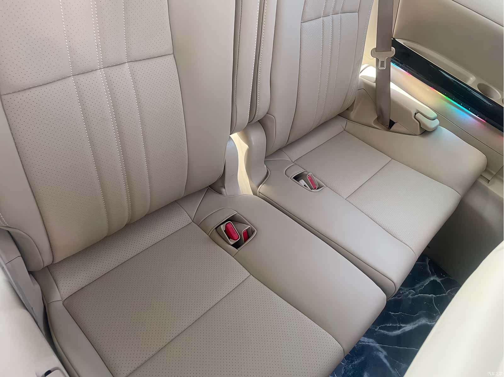 Toyota Alphard, 2012 10