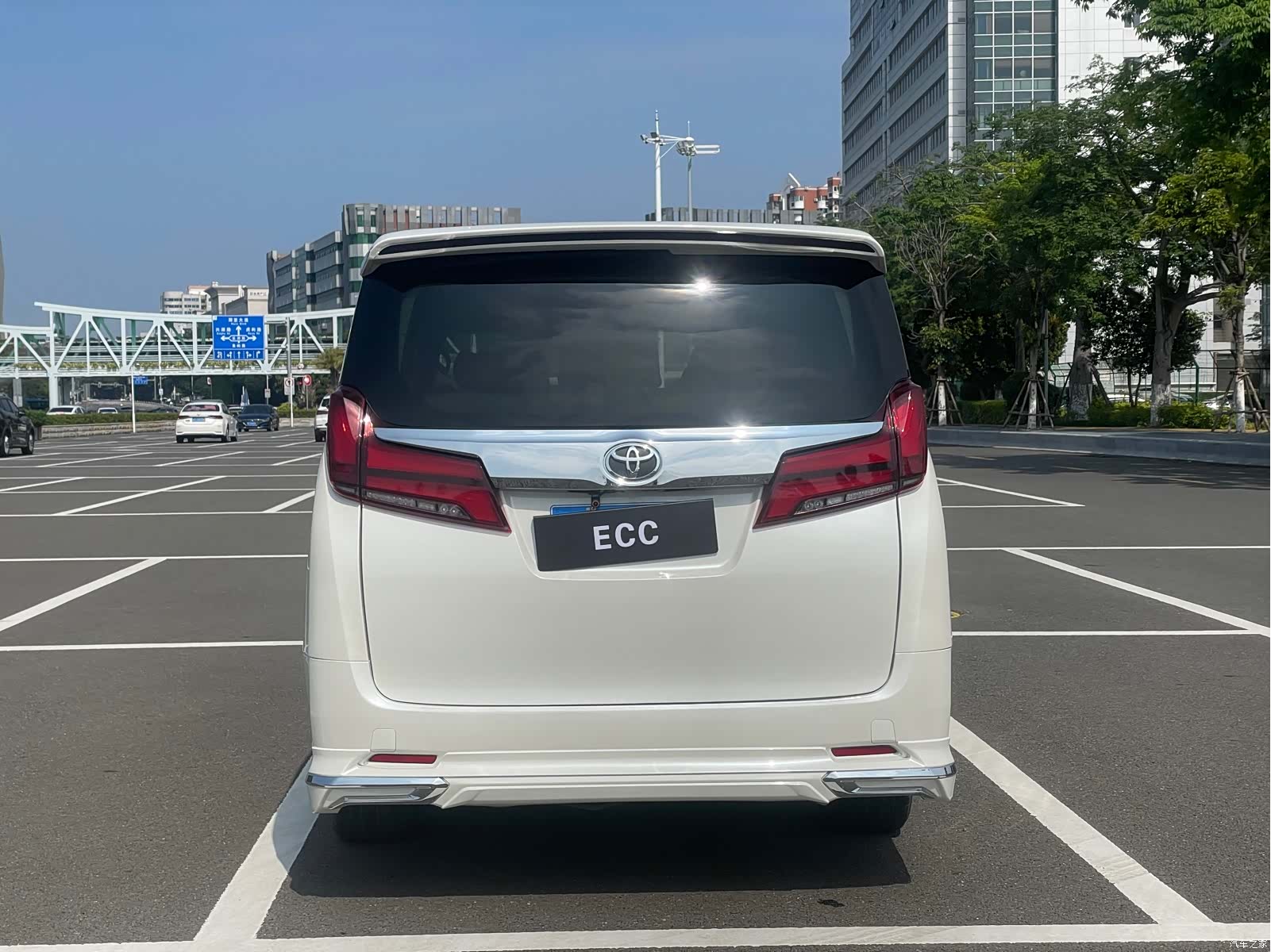 Toyota Alphard, 2012 6