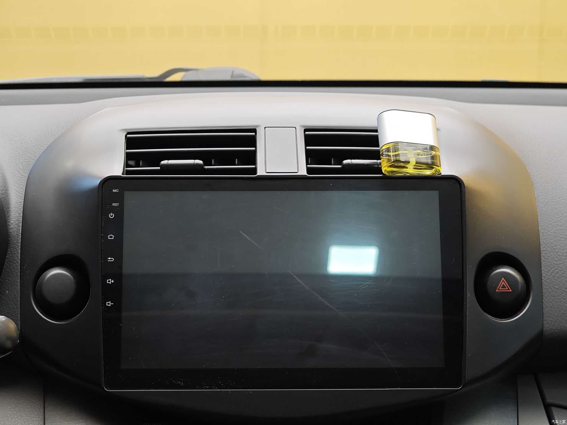 Toyota RAV4, 2011 15
