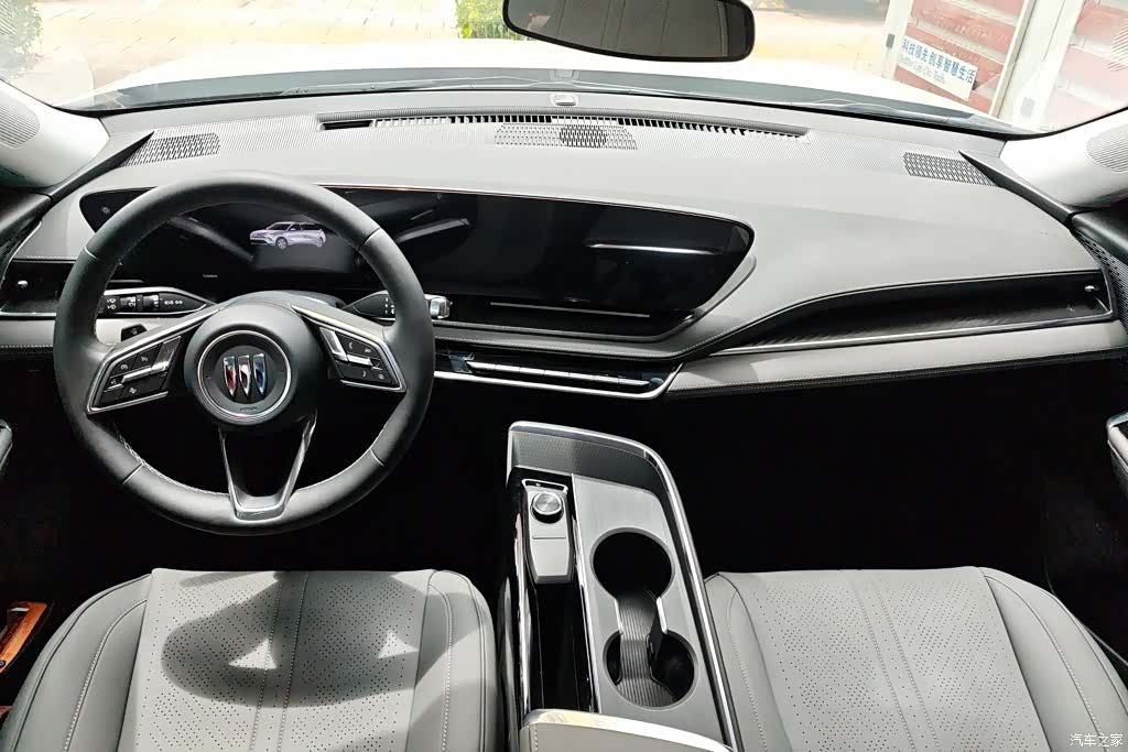 Buick E5, 2025 12
