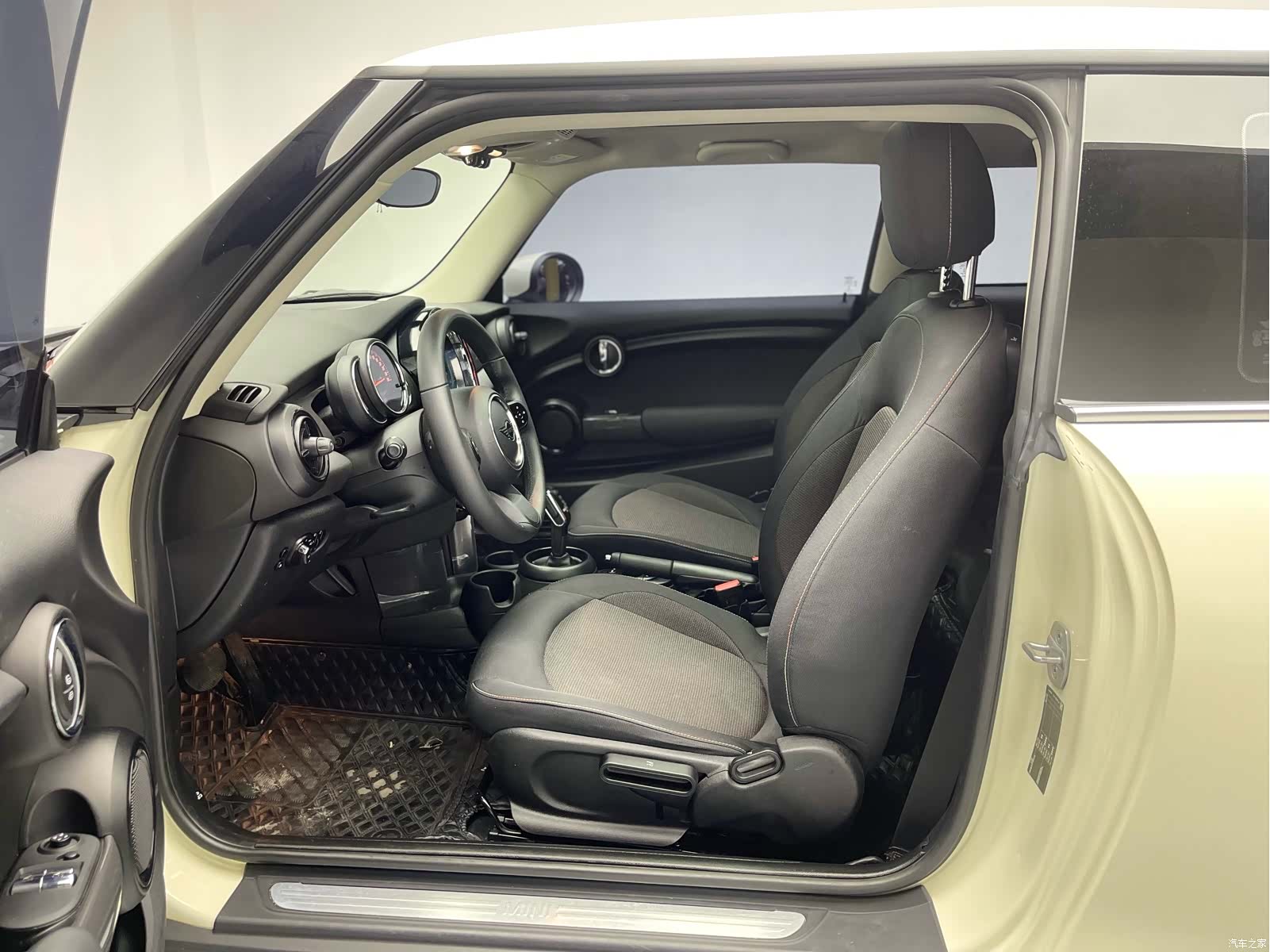 Mini ONE, 2021 11