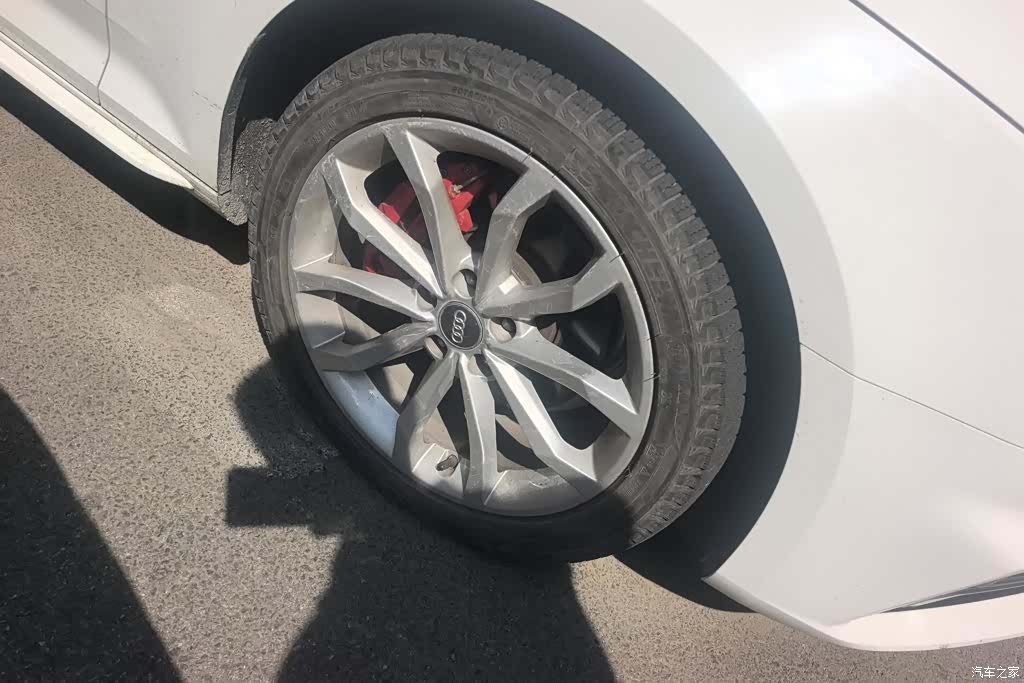 Audi A4L, 2019 все фото