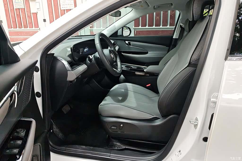 Buick E5, 2025 9