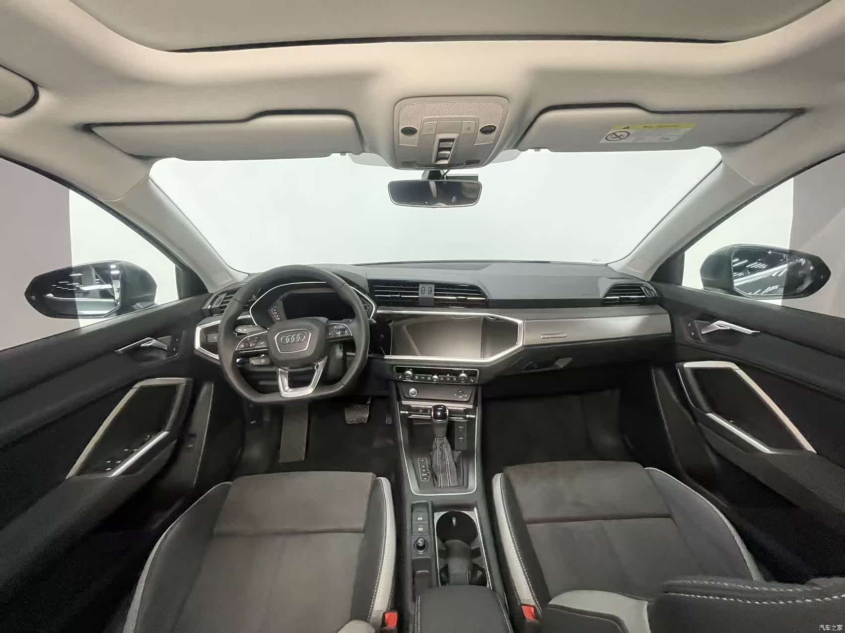 Audi Q3, 2023 10
