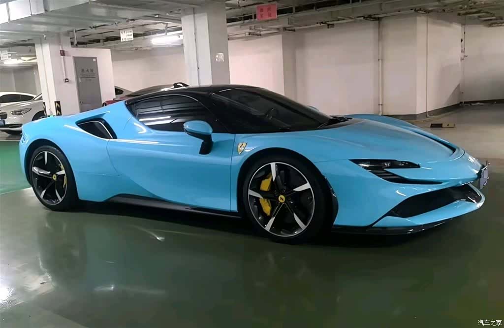 Ferrari SF90, 2021 9