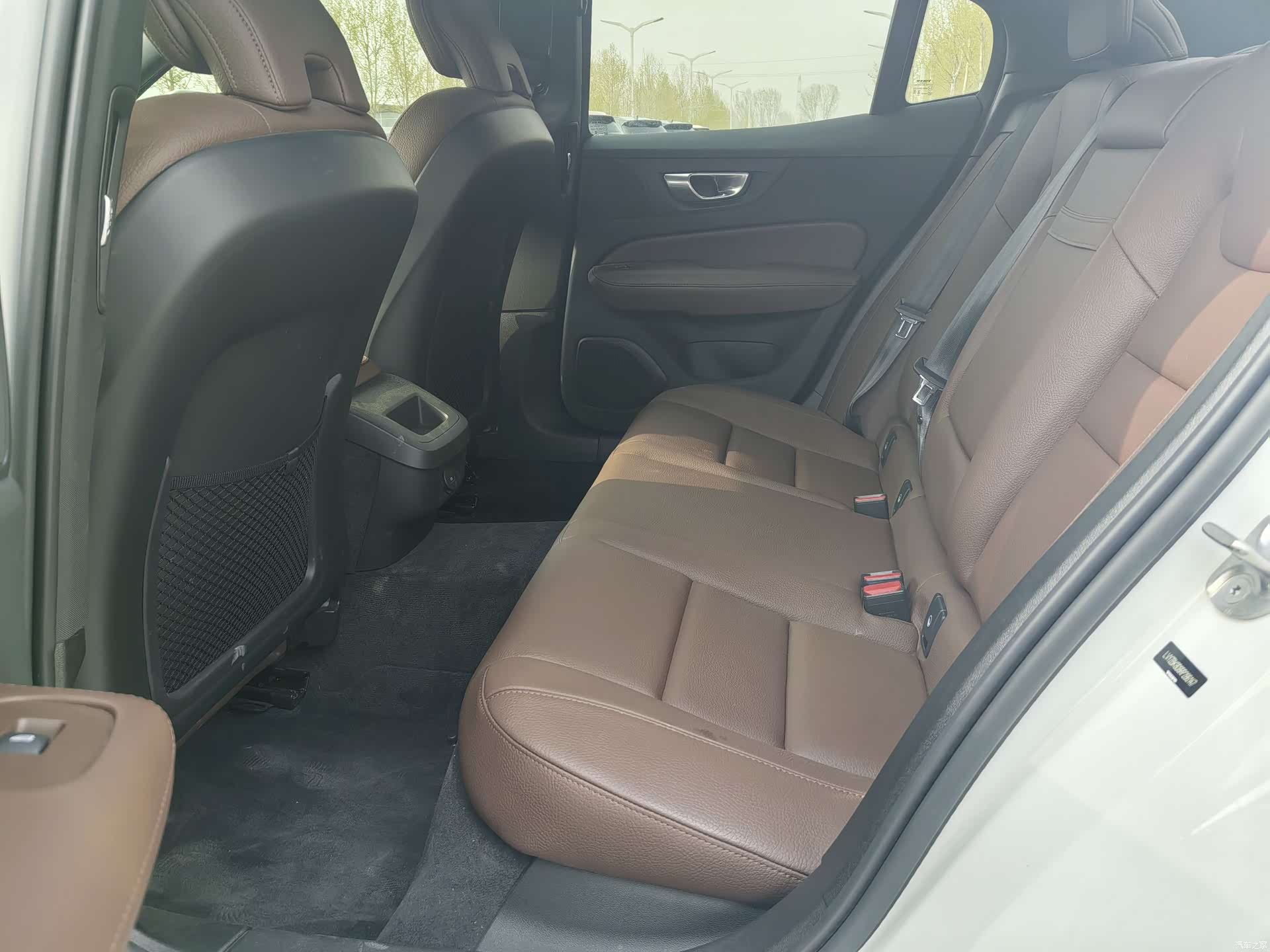 Volvo S60, 2023 все фото