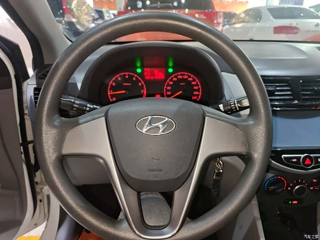 Hyundai GLS, 2016 11