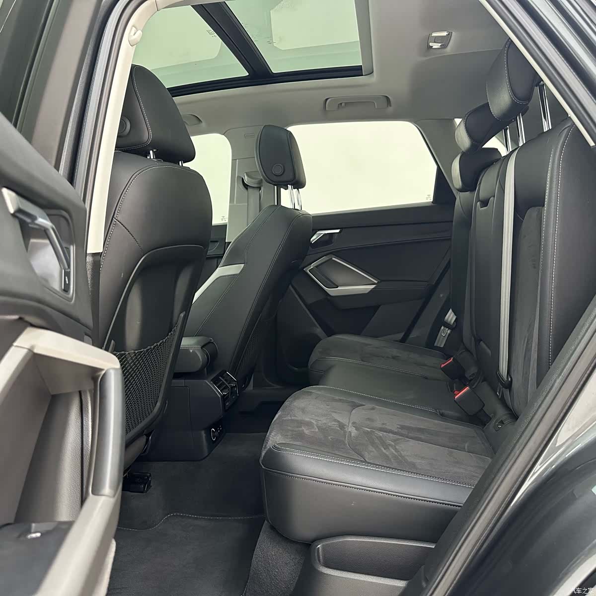 Audi Q3, 2022 8