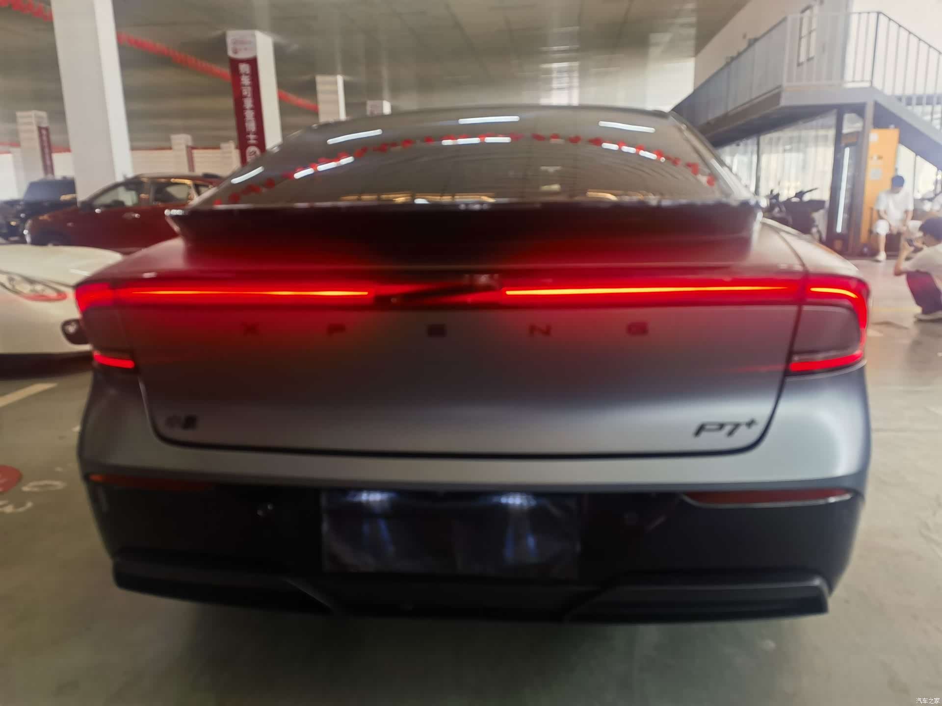 Xpeng P7, 2025 все фото