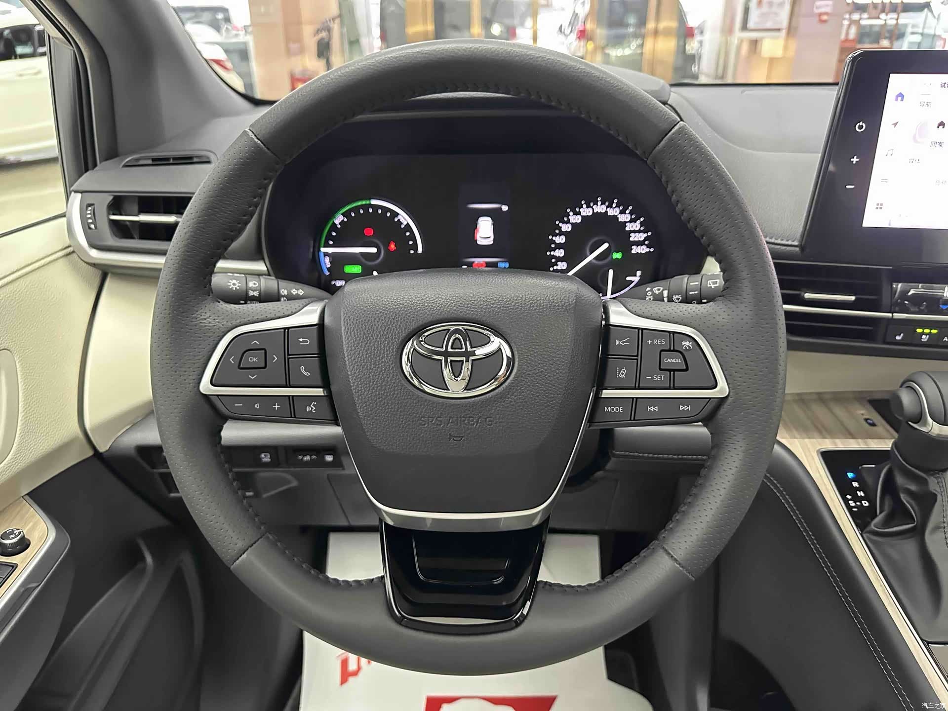 Toyota Sienna, 2025 11