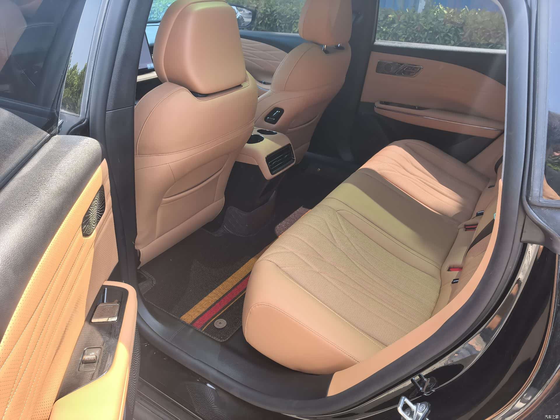 Geely 8, 2025 все фото