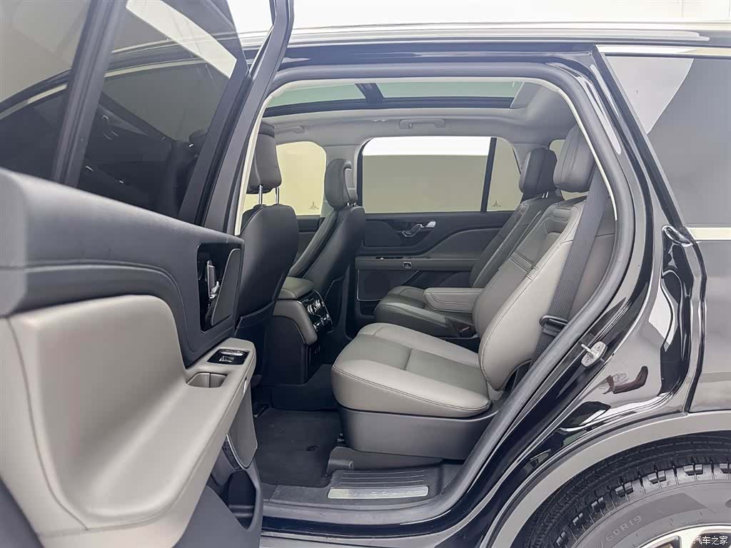 Lincoln Aviator, 2024 16