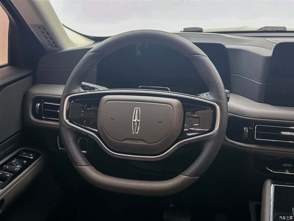 Lincoln Aviator, 2024 19