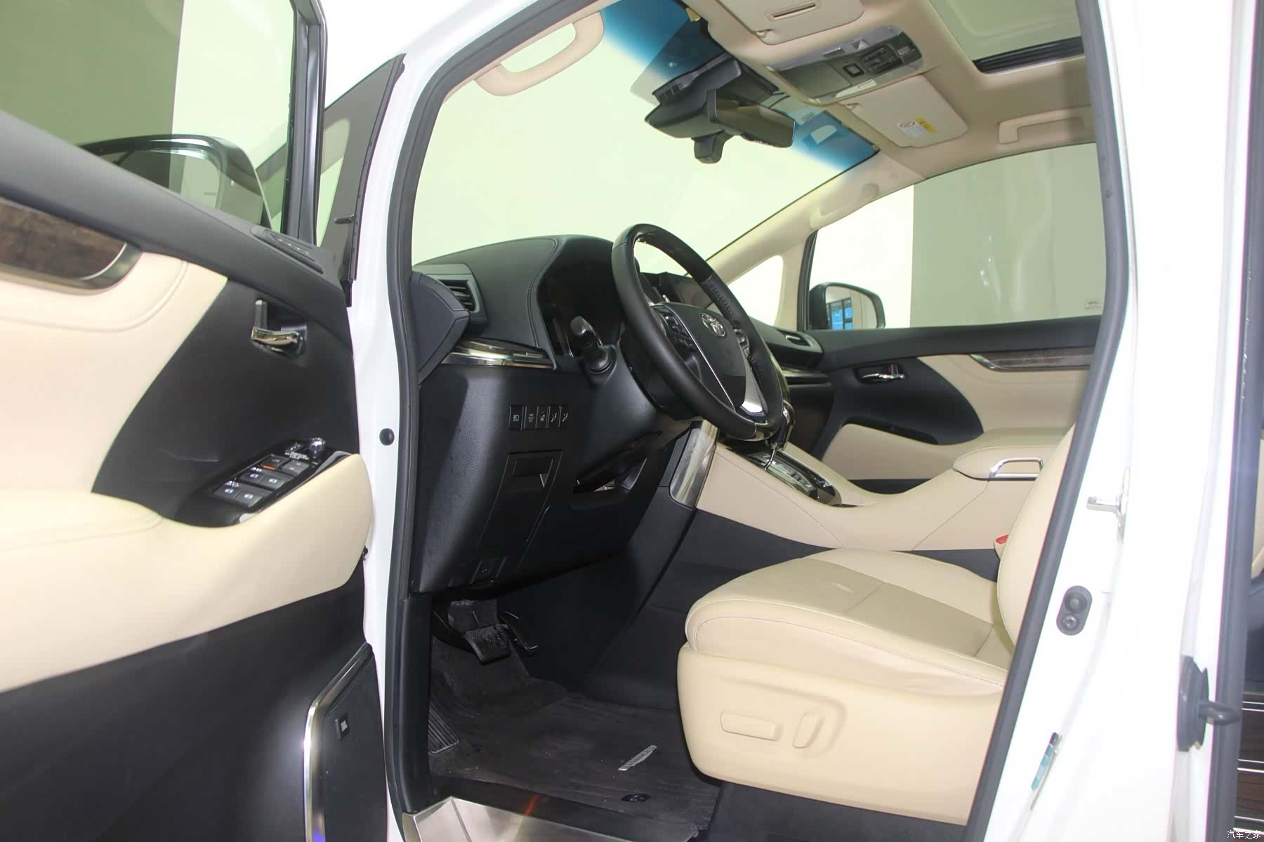 Toyota Alphard, 2020 8