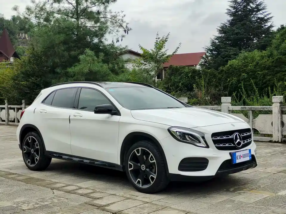Mercedes-Benz GLA