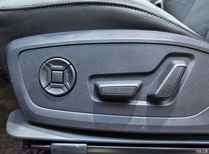 Audi Q3, 2023 14