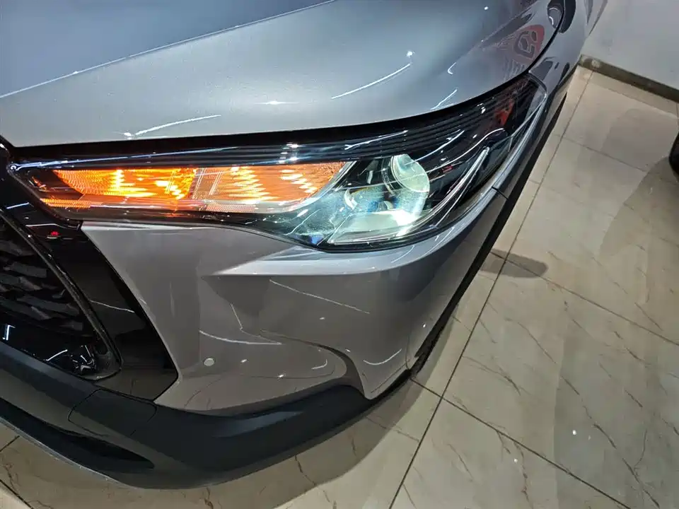 Toyota Corolla Sharp amplifier