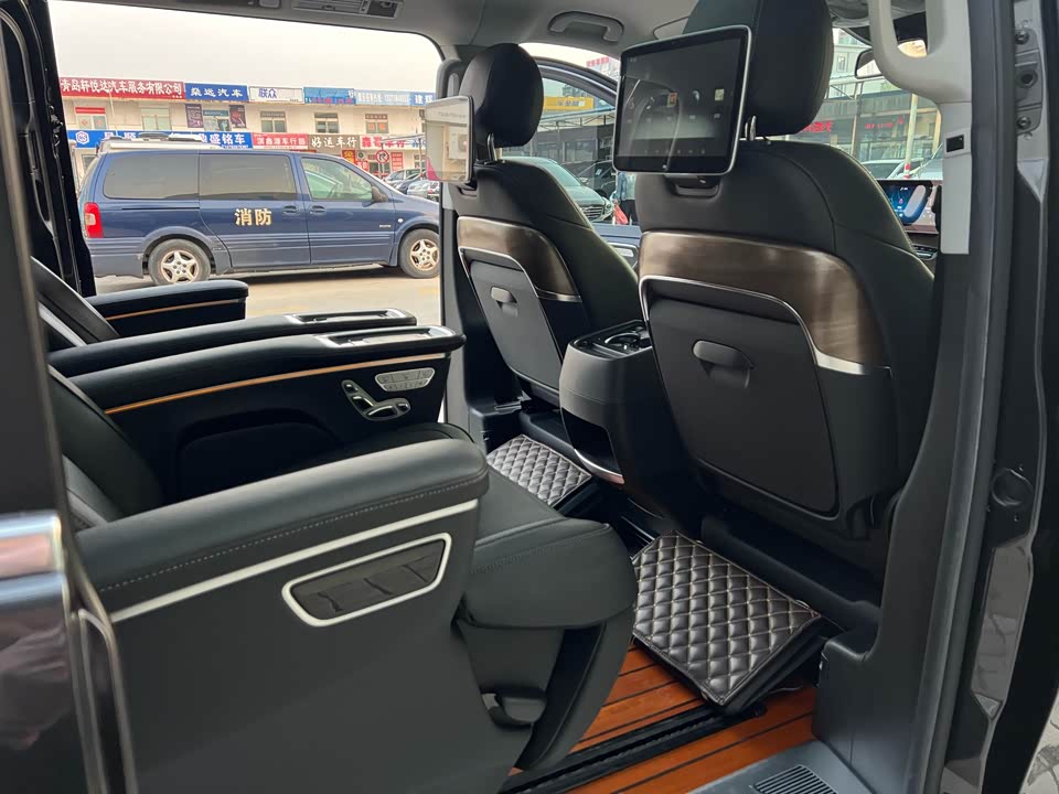 Mercedes-Benz V-class