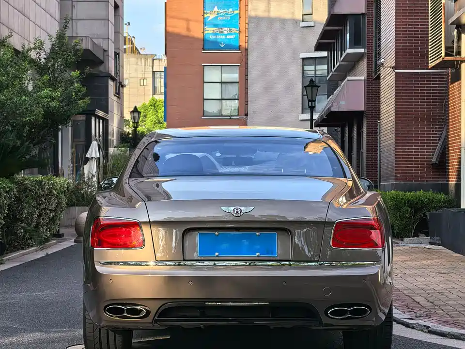 Bentley Flying