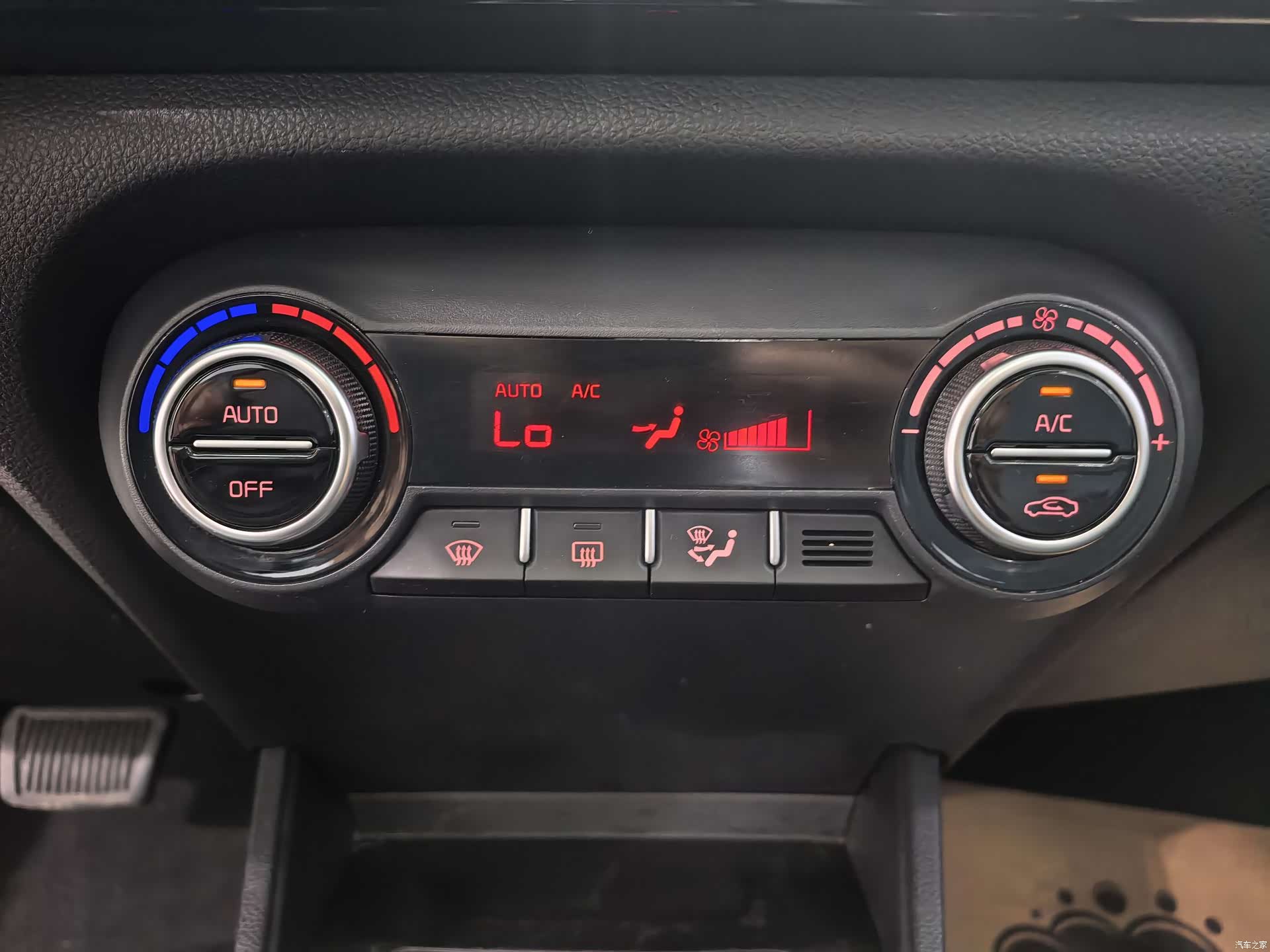 Kia KX1, 2022 10