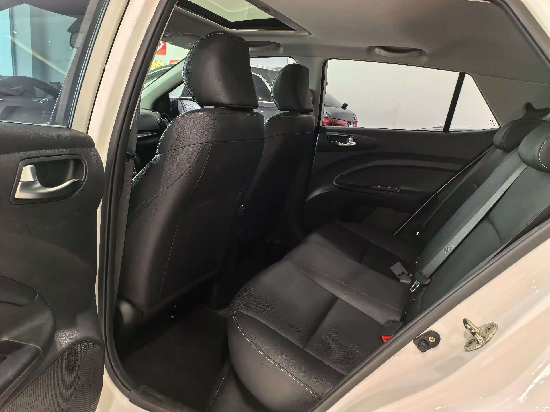 Kia KX1, 2022 13
