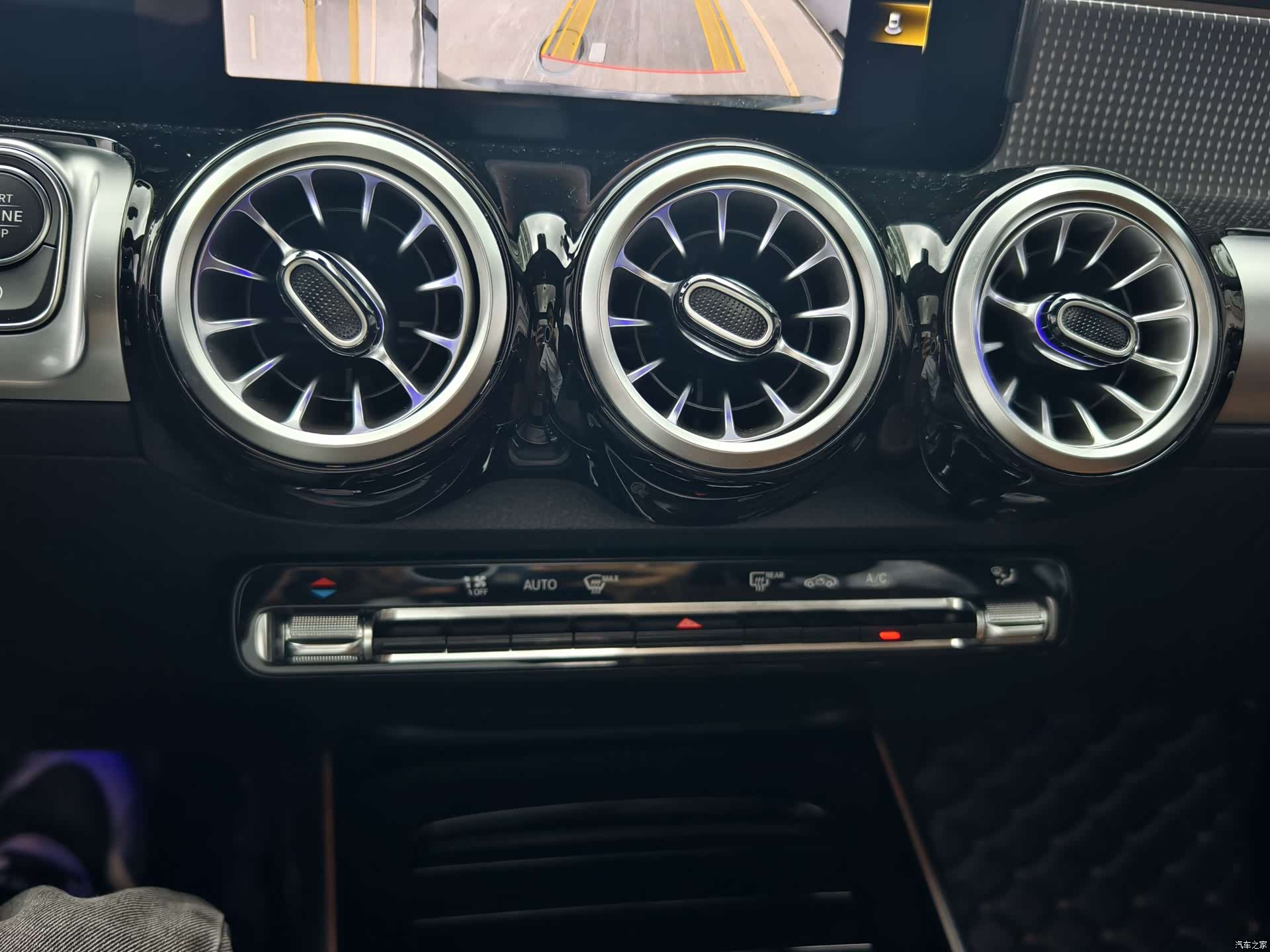 Mercedes-Benz GLB, 2023 15