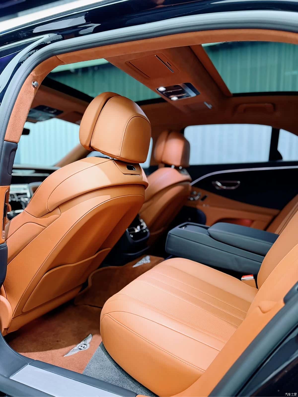 Bentley Flying Spur, 2024 22