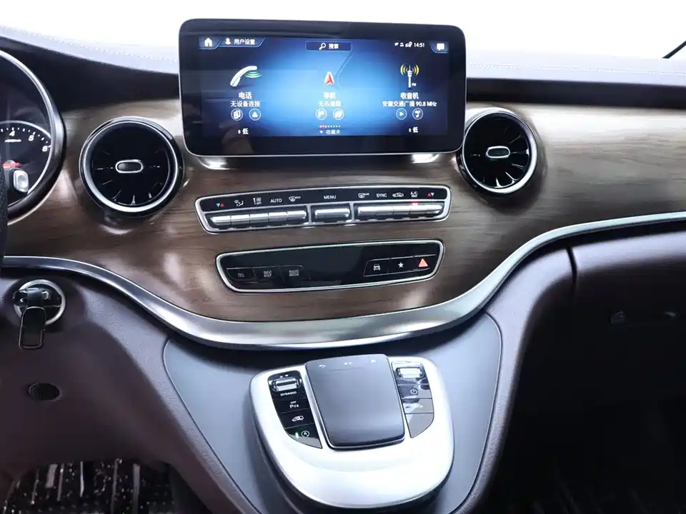 Mercedes-Benz V-class