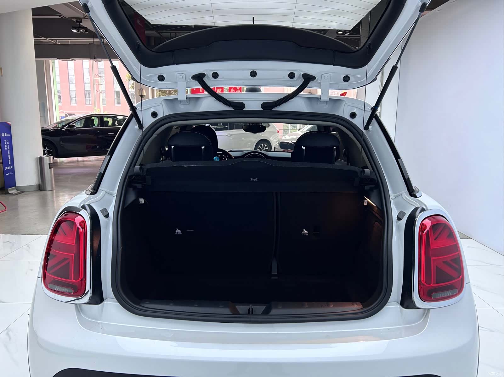 Mini ONE, 2024 22