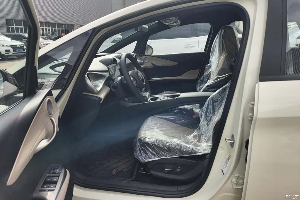 BYD Dolphin, 2026 9