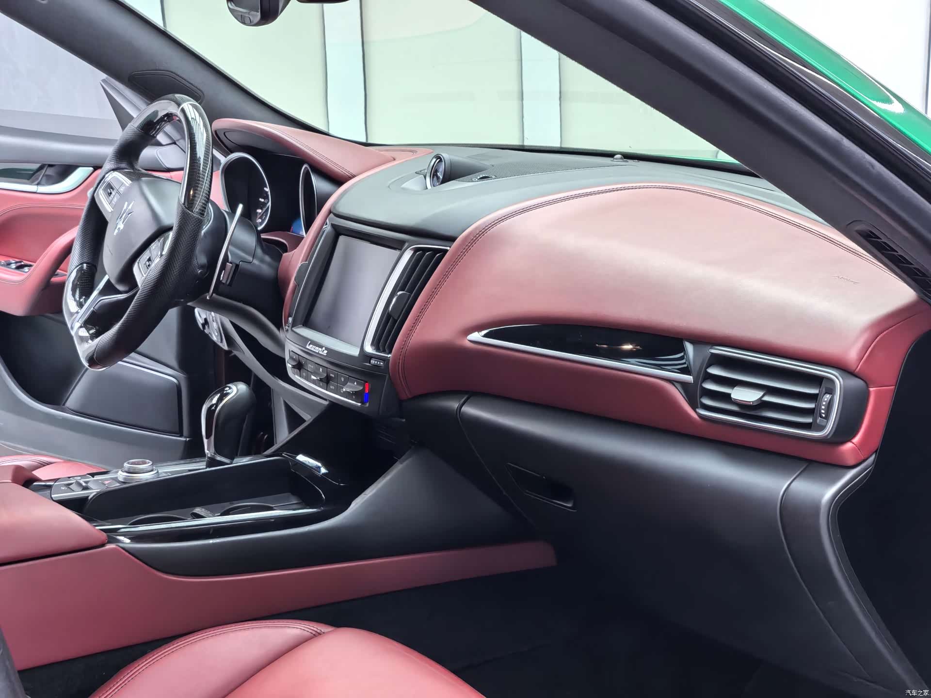 Maserati Levante, 2016 11