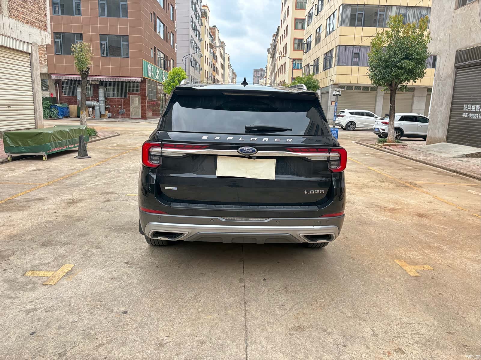 Ford Explorer, 2023 4