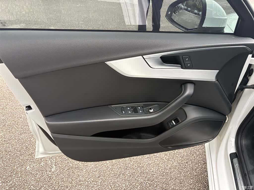 Audi A4L, 2022 10